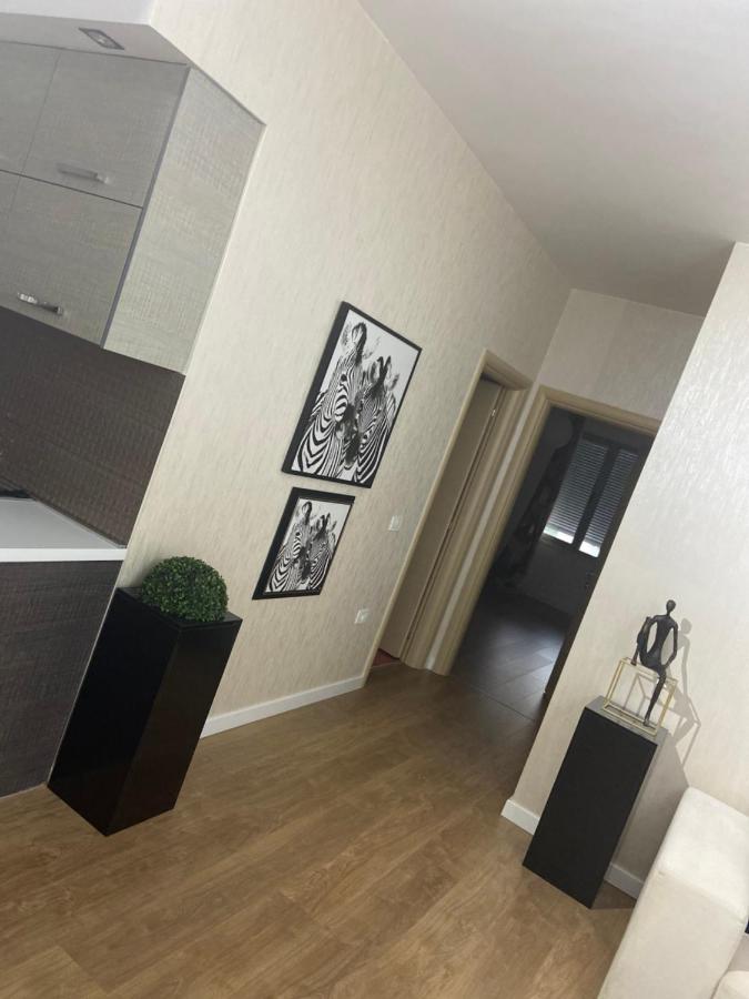 Apartment Mb Luxury Tirana
